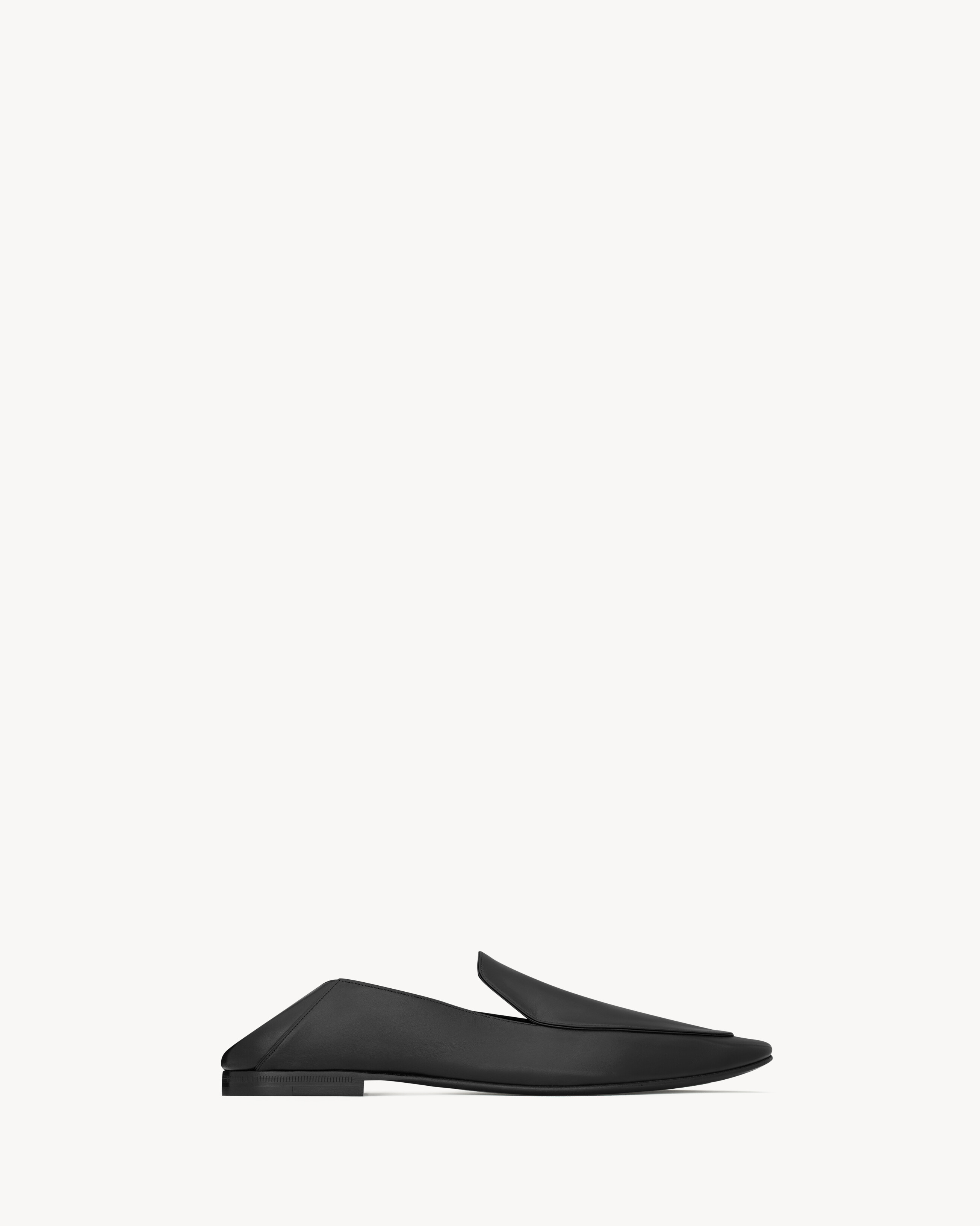 Тапочки ALAIN из гладкой кожи SAINT LAURENT, черный
Тапочки ALAIN из гладкой кожи SAINT LAURENT, черный