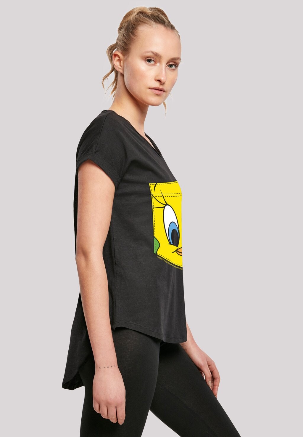 Футболка с принтом LOONEY TUNES TWEETY PIE FACE FAUX POCKET F4NT4STIC, черный
Футболка с принтом LOONEY TUNES TWEETY PIE FACE FAUX POCKET F4NT4STIC, черный