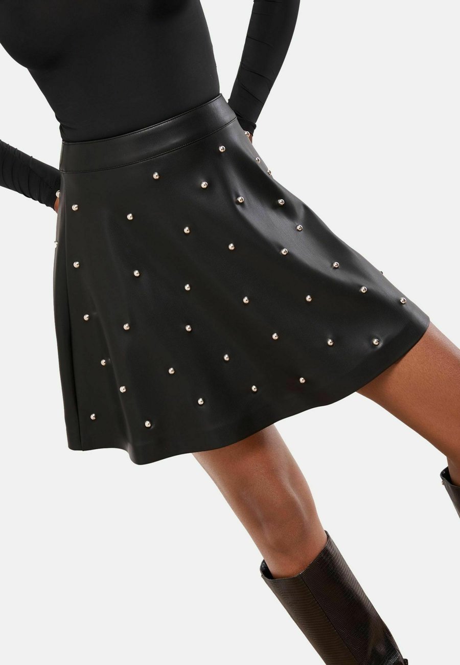 Юбка Lipsy REGULAR FIT , Black Studded Faux Leather/Black
Юбка Lipsy REGULAR FIT , Black Studded Faux Leather/Black