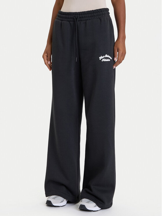 Спортивные брюки relaxed fit WP53902 New Balance, черный
Спортивные брюки relaxed fit WP53902 New Balance, черный