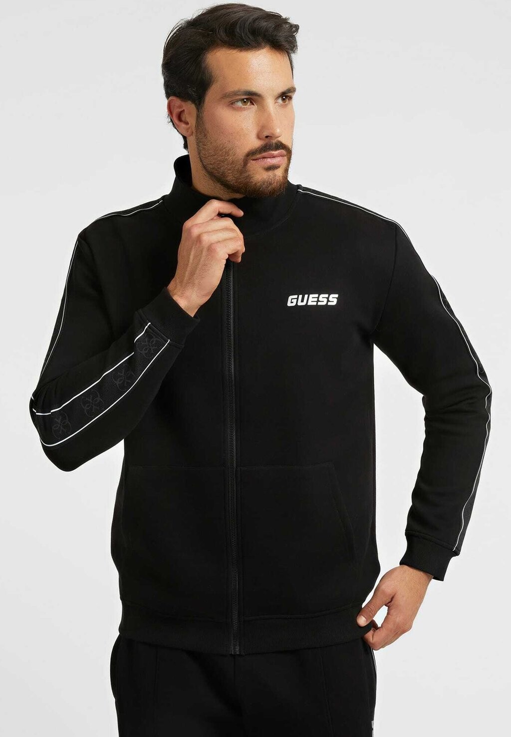 Толстовка на молнии MIT SEITLICHEM LOGO Guess, черный
Толстовка на молнии MIT SEITLICHEM LOGO Guess, черный
