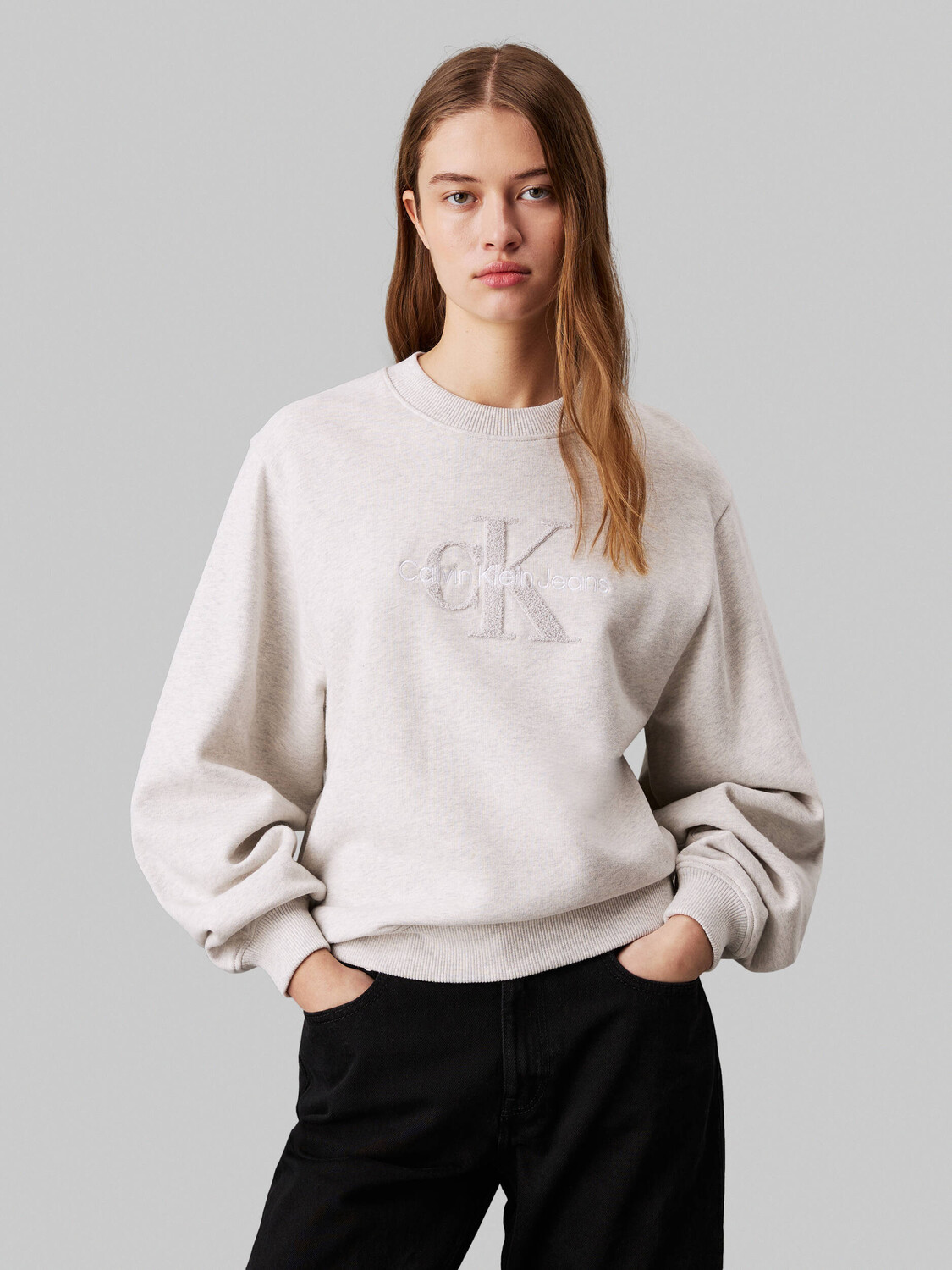 Толстовка CALVIN KLEIN JEANS Chenille Regular Fit, белый
Толстовка CALVIN KLEIN JEANS Chenille Regular Fit, белый