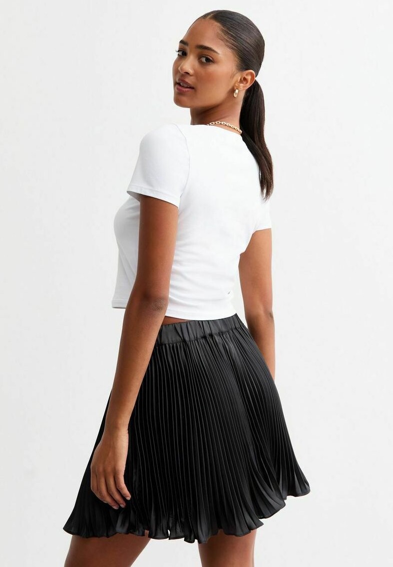 Юбка А-силуэта New Look, черный
Юбка А-силуэта New Look, черный