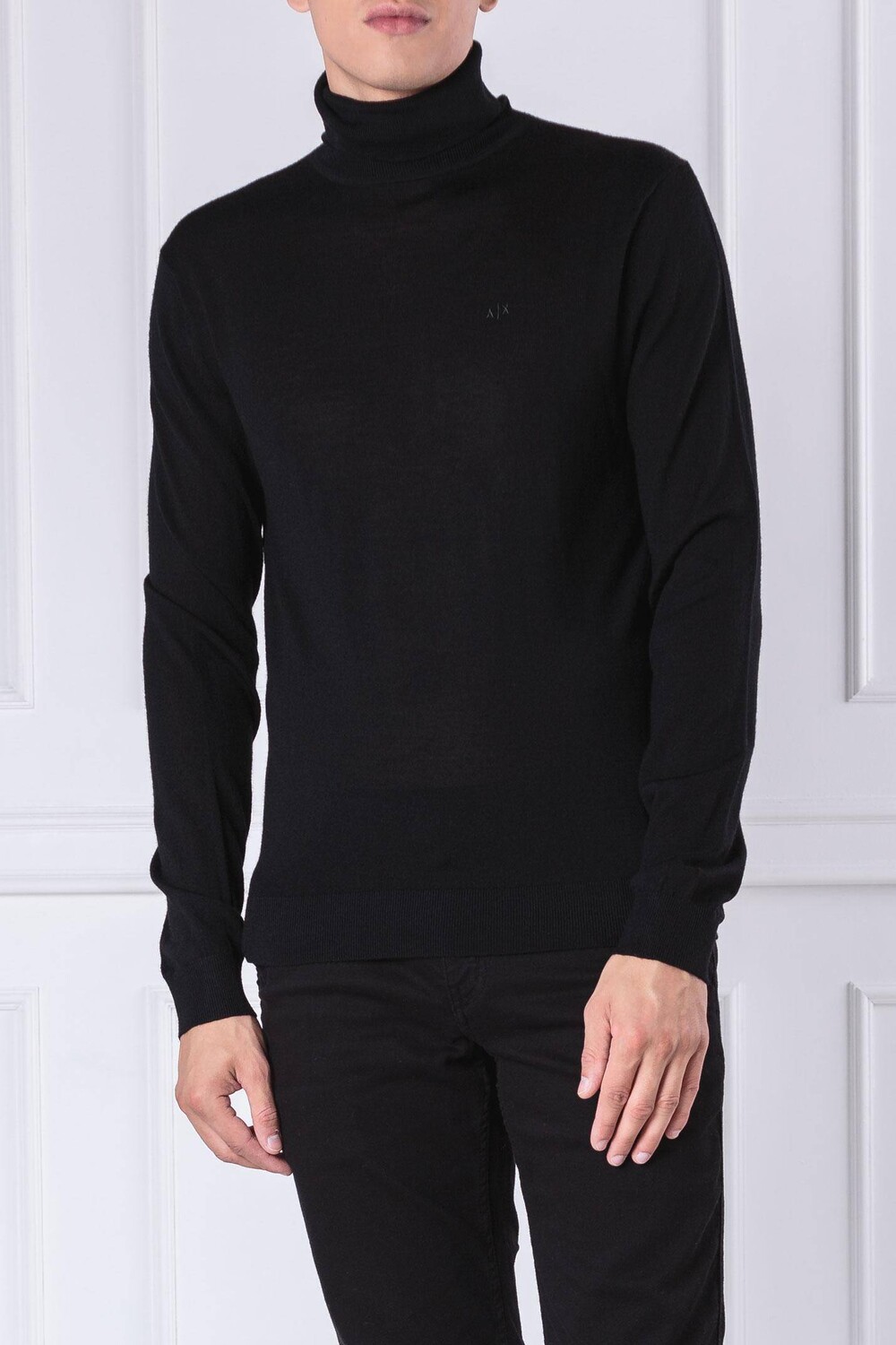 Свитер из шерсти Armani Exchange slim fit, черный 
Свитер из шерсти Armani Exchange slim fit, черный