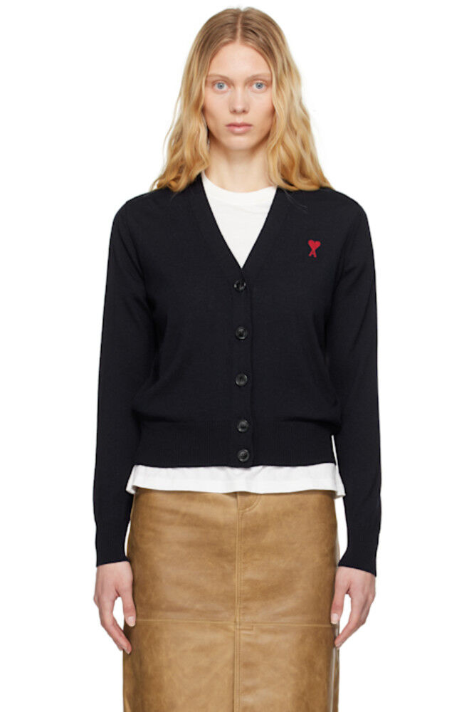 Темно-синий шерстяной кардиган Ami de Coeur AMI Paris
Темно-синий шерстяной кардиган Ami de Coeur AMI Paris