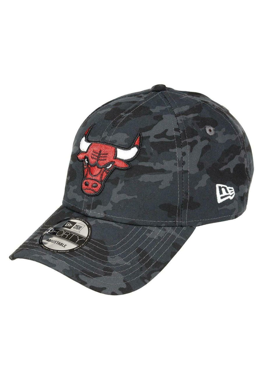 Бейсболка New Era CHICAGO BULLS CAMO COLLECTION MIDNIGHT , Schwarz/Black
Бейсболка New Era CHICAGO BULLS CAMO COLLECTION MIDNIGHT , Schwarz/Black