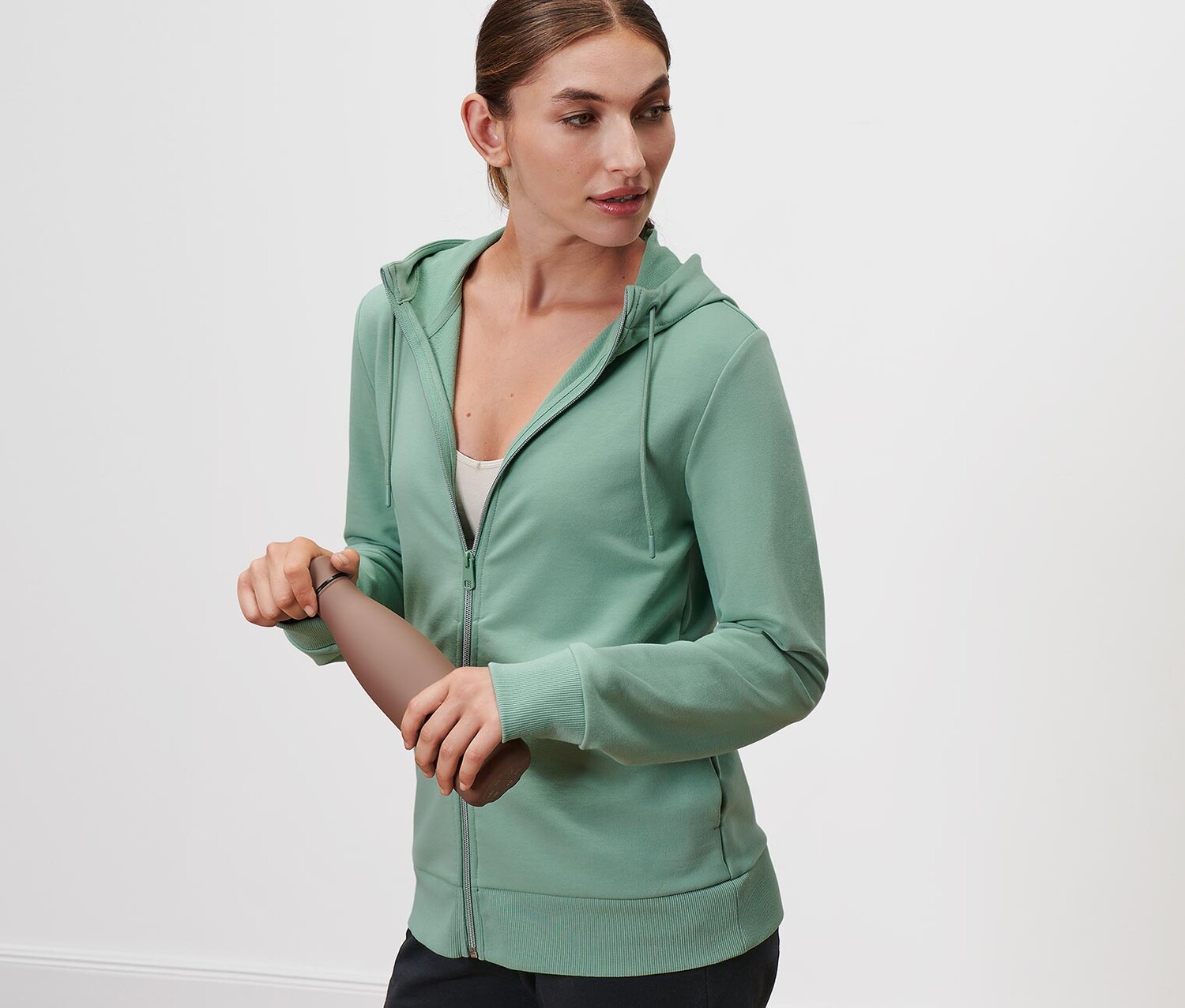 Толстовка Tchibo, зеленый шалфей 
Толстовка Tchibo, зеленый шалфей