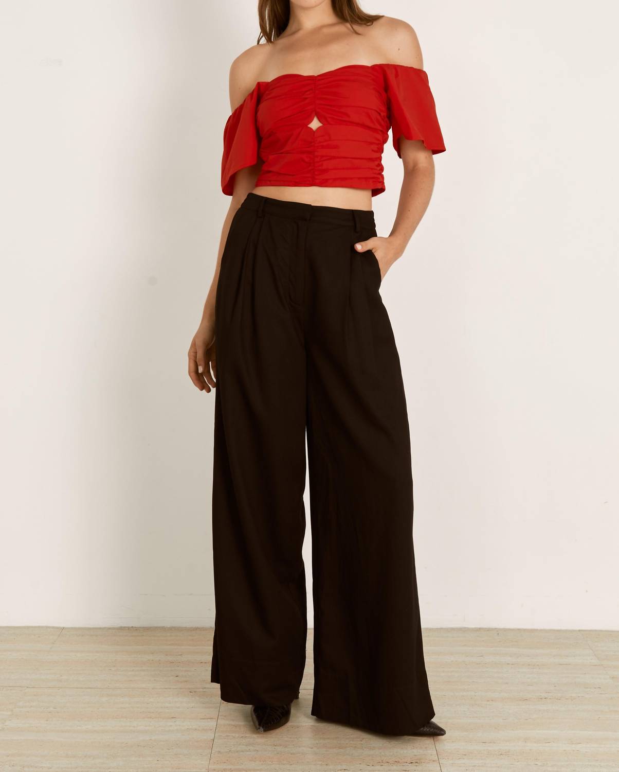 Топ Johanna в красном цвете MON RENN
Топ Johanna в красном цвете MON RENN