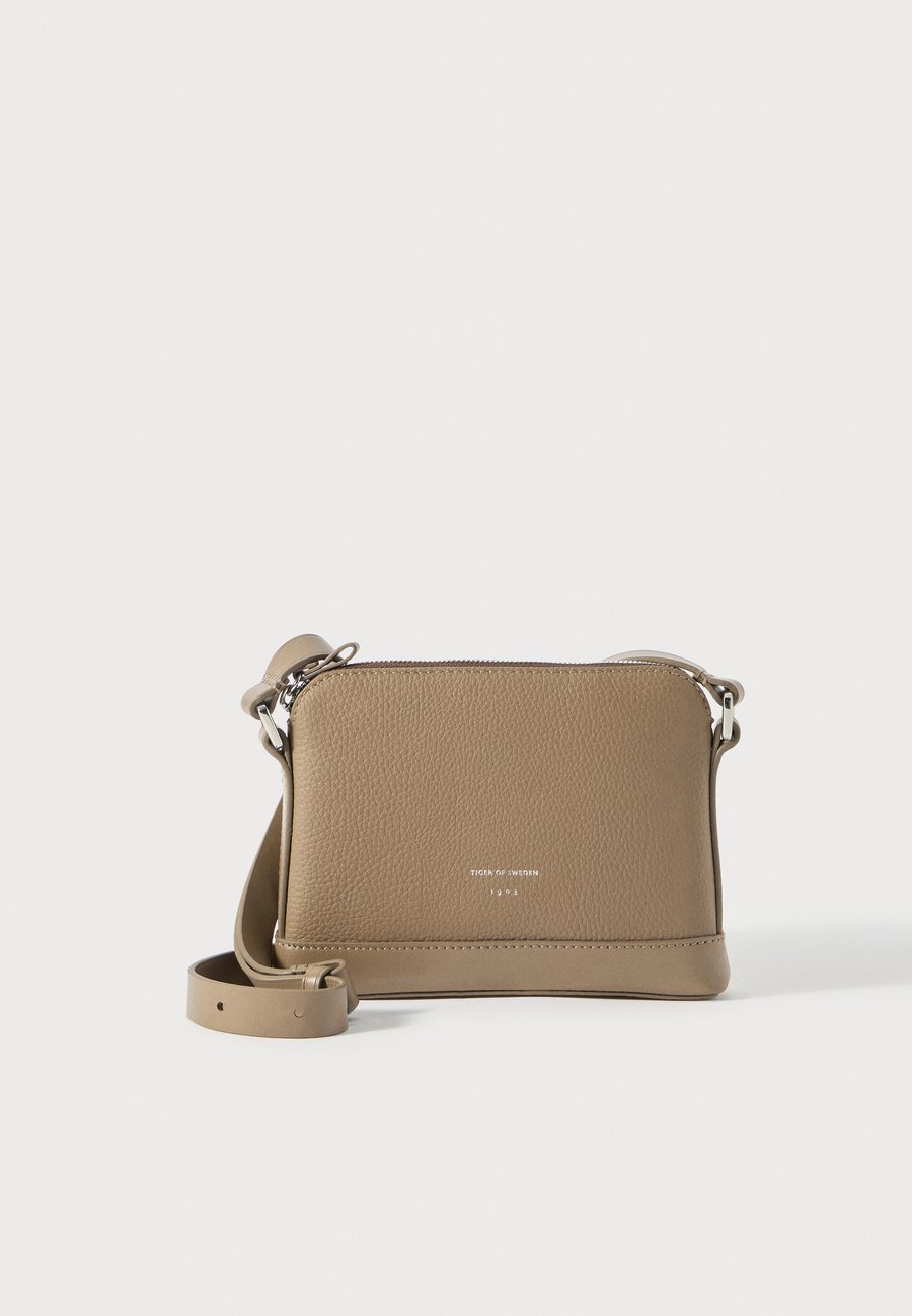 Сумка кросс-боди Tiger of Sweden DIU UNISEX, Taupe
Сумка кросс-боди Tiger of Sweden DIU UNISEX, Taupe