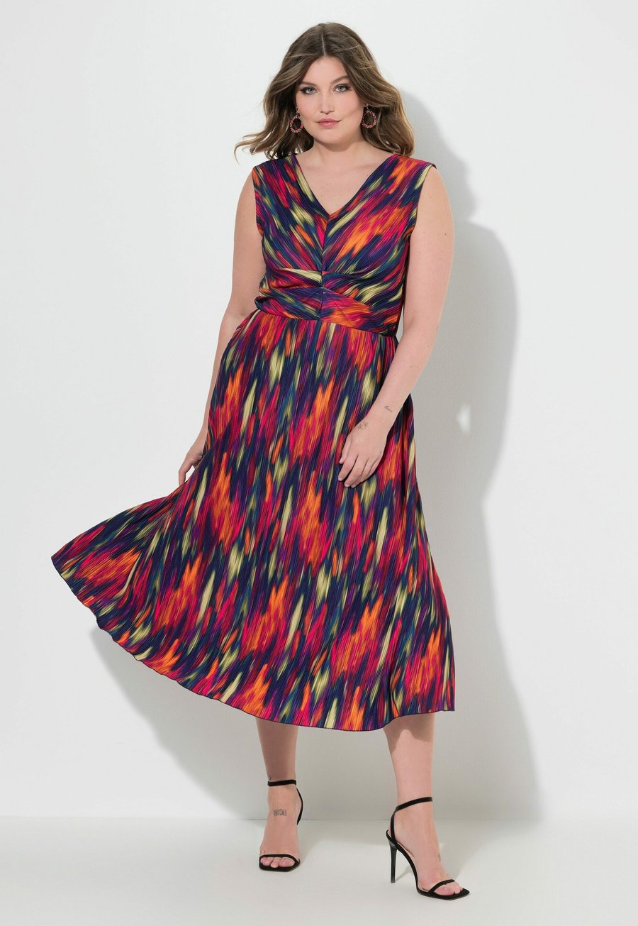 Платье MIAMODA SLEEVELESS ALLOVER PRINT, Dark Blue
Платье MIAMODA SLEEVELESS ALLOVER PRINT, Dark Blue