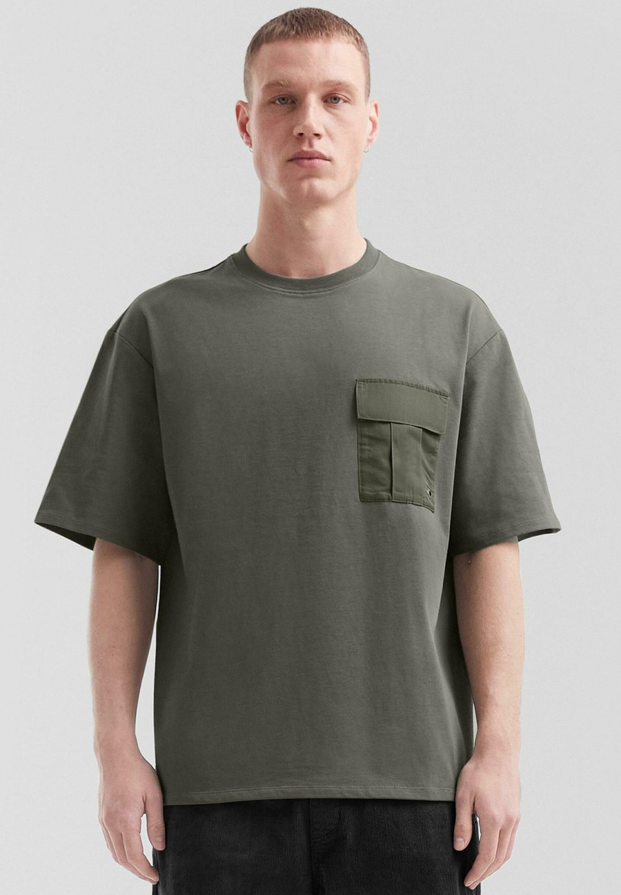 Футболка QS Basic T-shirt, Oliv/Grün/Olive, Хаки, Футболка QS Basic T-shirt, Oliv/Grün/Olive
Футболка QS Basic T-shirt, Oliv/Grün/Olive, Хаки, Футболка QS Basic T-shirt, Oliv/Grün/Olive