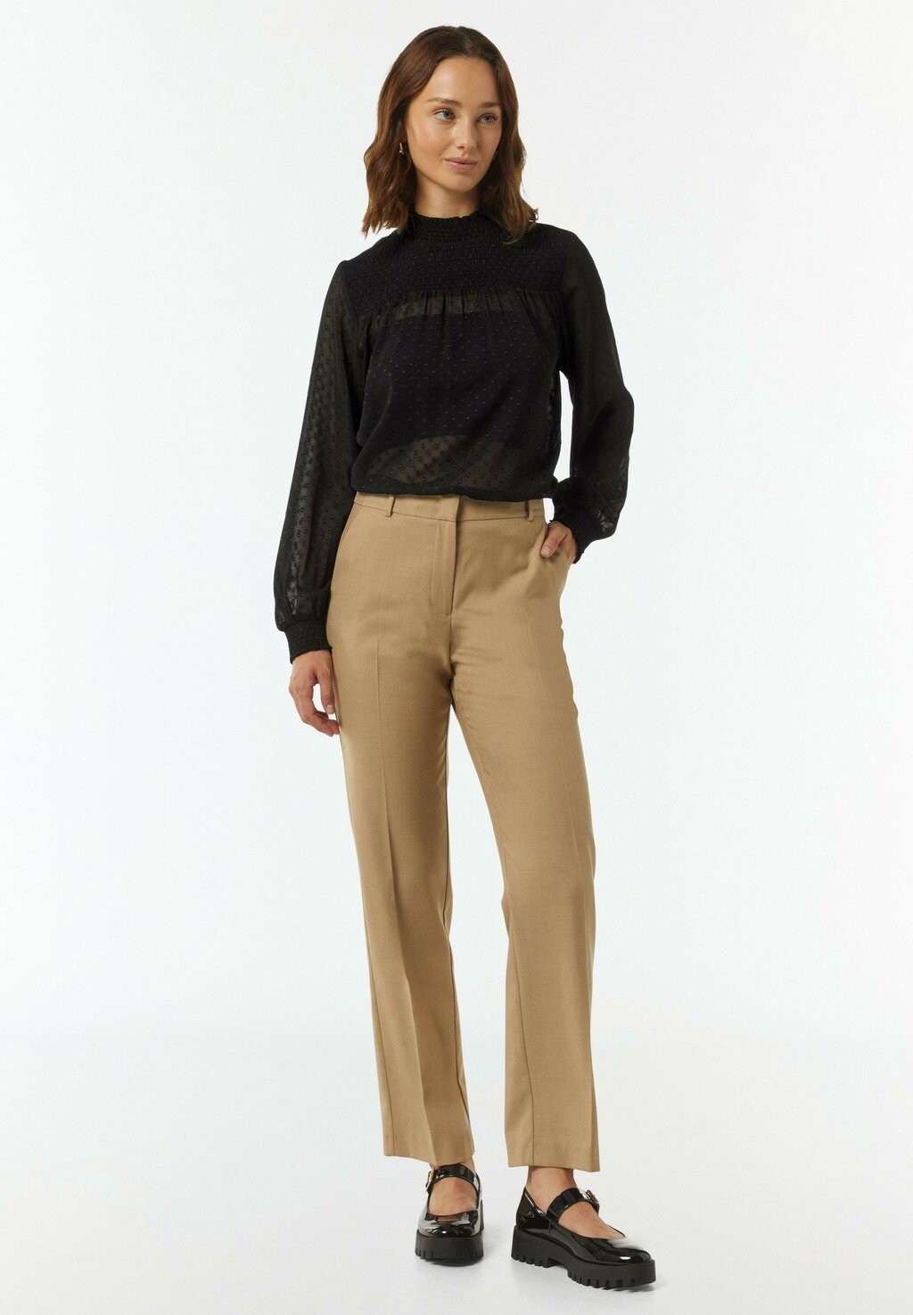 Блуза MIT SMOK-DETAIL comma, черный 
Блуза MIT SMOK-DETAIL comma, черный