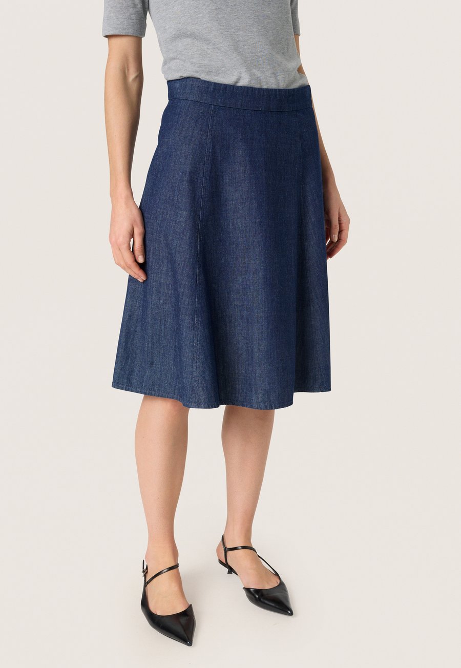 Юбка Soaked in Luxury A-line skirt, Dark Blue Denim/Dark-Blue Denim
Юбка Soaked in Luxury A-line skirt, Dark Blue Denim/Dark-Blue Denim