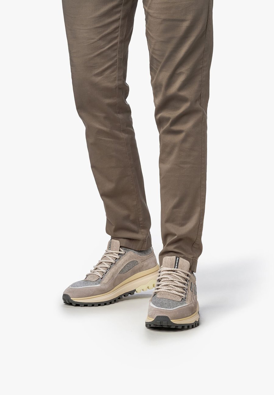 Кроссовки Floris van Bommel Trainers, Lightbrown/Light Brown
Кроссовки Floris van Bommel Trainers, Lightbrown/Light Brown