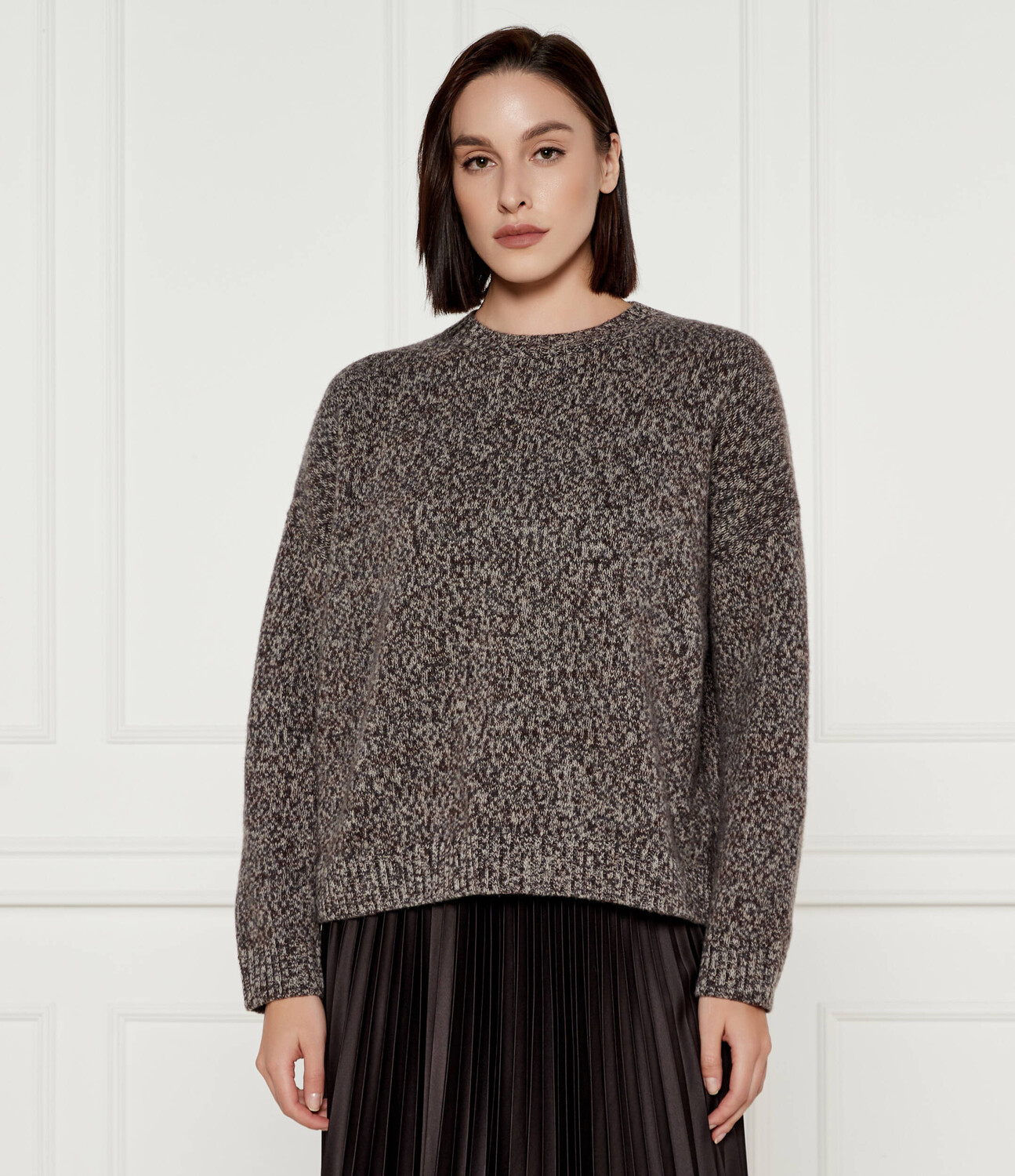 Свитер из шерсти Weekend MaxMara Loose fit, коричневый
Свитер из шерсти Weekend MaxMara Loose fit, коричневый