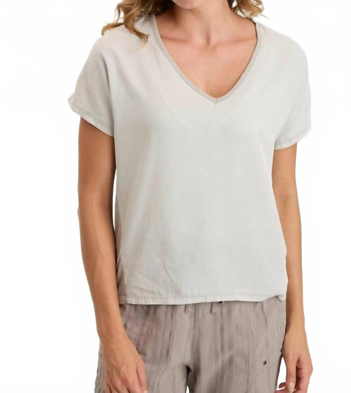 Юбка-топ с V-образным вырезом в белом цвете XCVI
Юбка-топ с V-образным вырезом в белом цвете XCVI