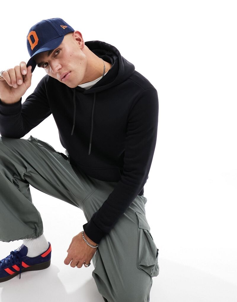 Черное худи ONLY
Черное худи ONLY