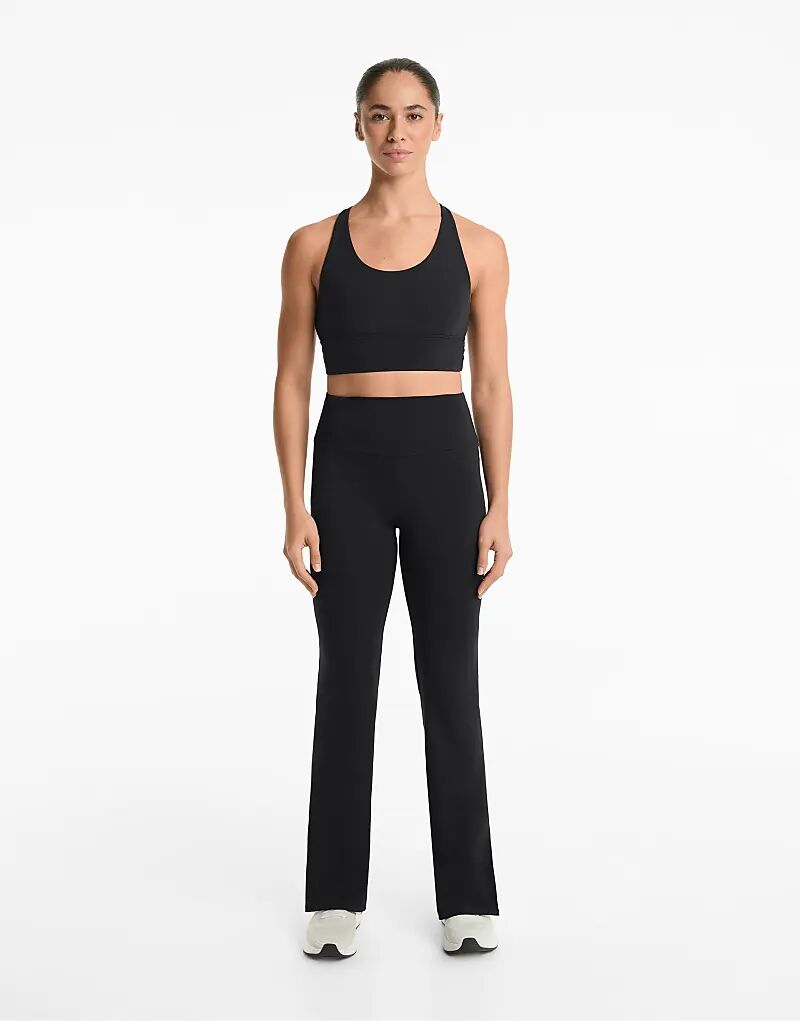 Расклешенные брюки Oysho Comfortlux черного цвета
Расклешенные брюки Oysho Comfortlux черного цвета