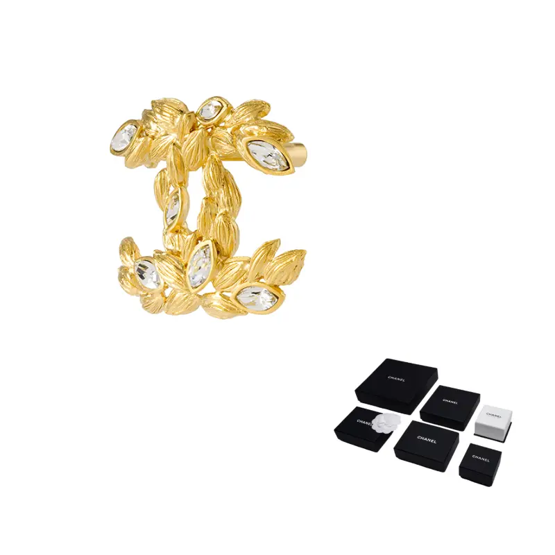 Брошь Women's CHANEL
Брошь Women's CHANEL