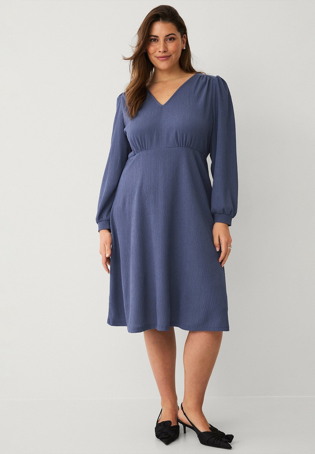Повседневное платье Ellos Plus collection, синий
Повседневное платье Ellos Plus collection, синий