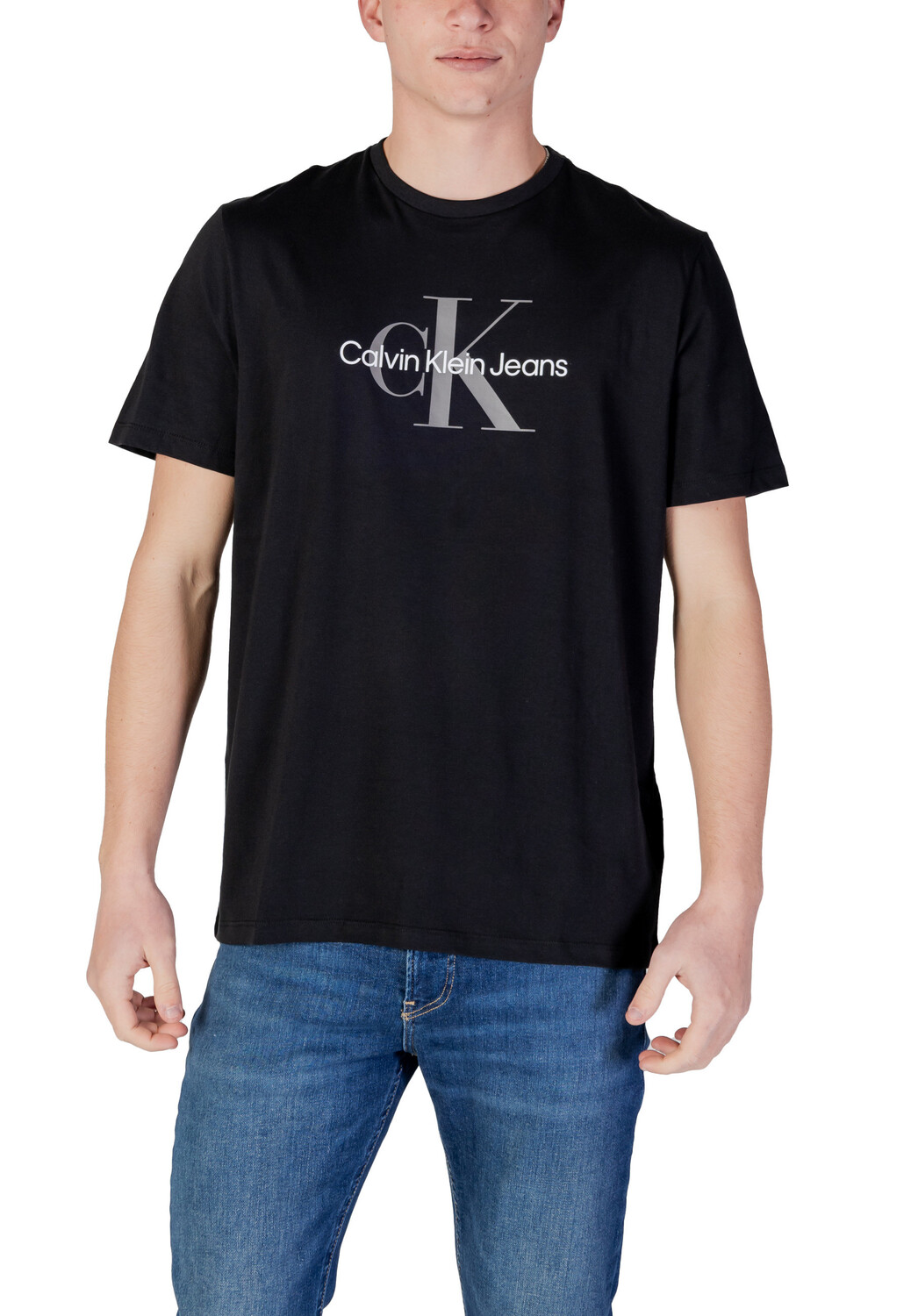 Футболка мужская Calvin Klein Jeans с логотипом бренда на груди, черный 
Футболка мужская Calvin Klein Jeans с логотипом бренда на груди, черный