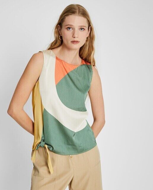 Женская майка с принтом Trucco, мультиколор
Женская майка с принтом Trucco, мультиколор