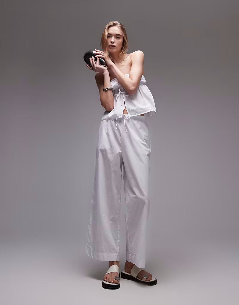 Брюки Rhythm posie в сборку белого цвета
Брюки Rhythm posie в сборку белого цвета