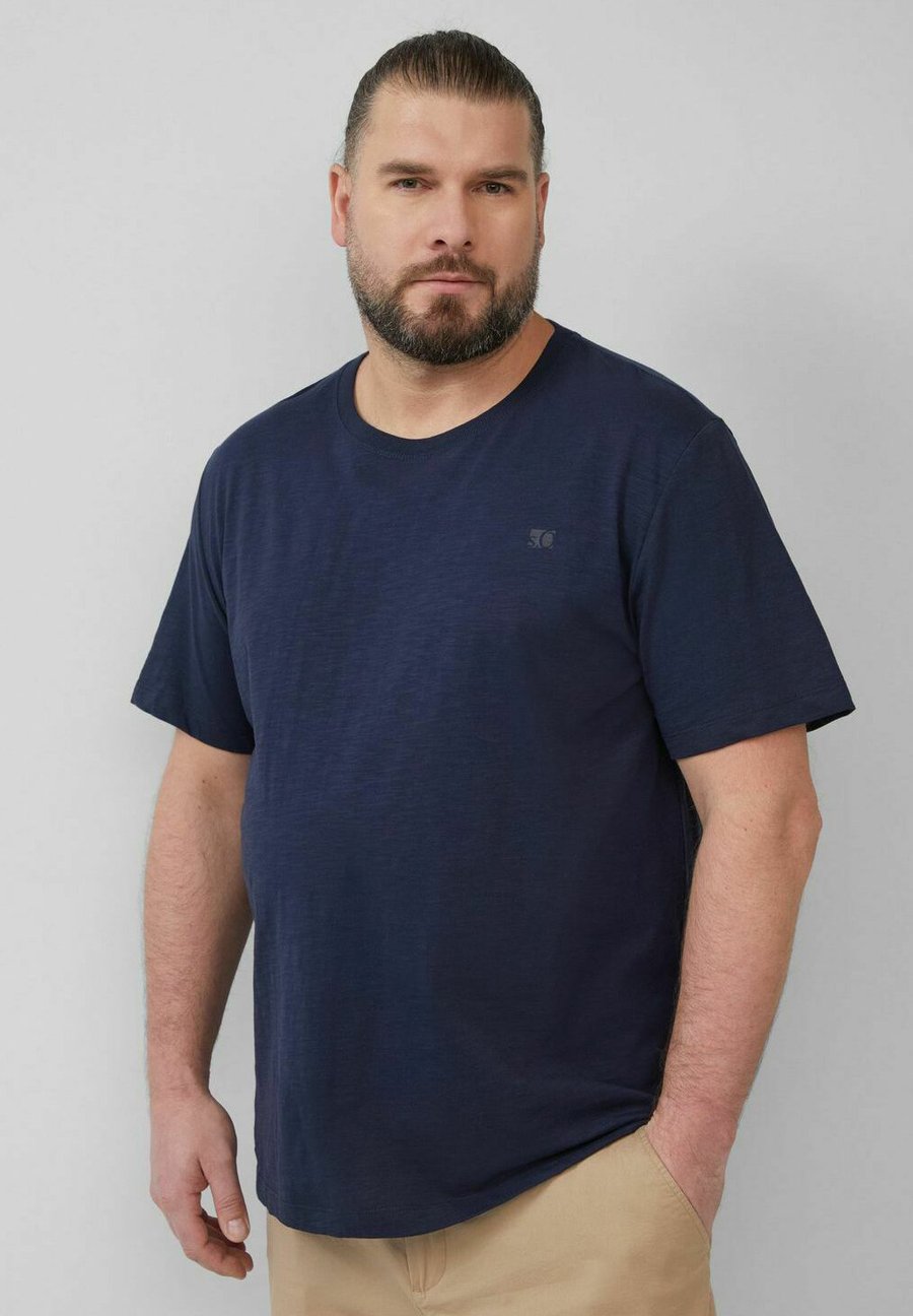 Футболка s.Oliver RUNDHALS-AUSSCHNITT KURZARM GROSSE GRÖSSEN, Navy/Dark Blue, Синий, Футболка s.Oliver RUNDHALS-AUSSCHNITT KURZARM GROSSE GRÖSSEN, Navy/Dark Blue
Футболка s.Oliver RUNDHALS-AUSSCHNITT KURZARM GROSSE GRÖSSEN, Navy/Dark Blue, Синий, Футболка s.Oliver RUNDHALS-AUSSCHNITT KURZARM GROSSE GRÖSSEN, Navy/Dark Blue
