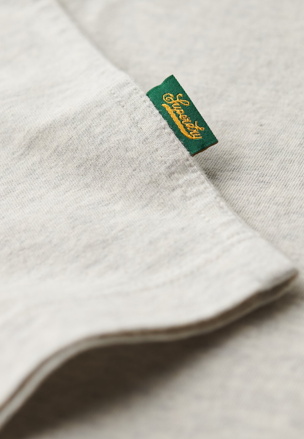 Футболка с принтом ESSENTIAL RETRO STRIPED Superdry, светло-серый
Футболка с принтом ESSENTIAL RETRO STRIPED Superdry, светло-серый