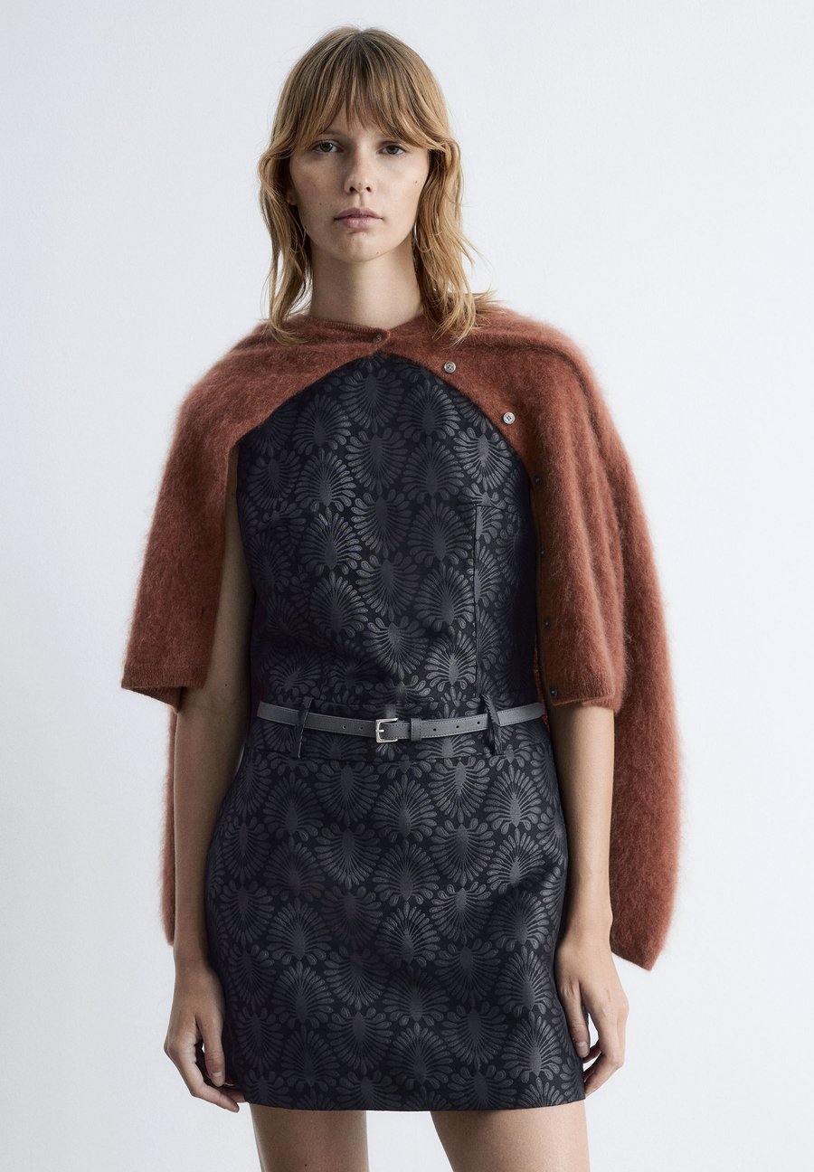 Платье & other stories MINI , Black
Платье & other stories MINI , Black