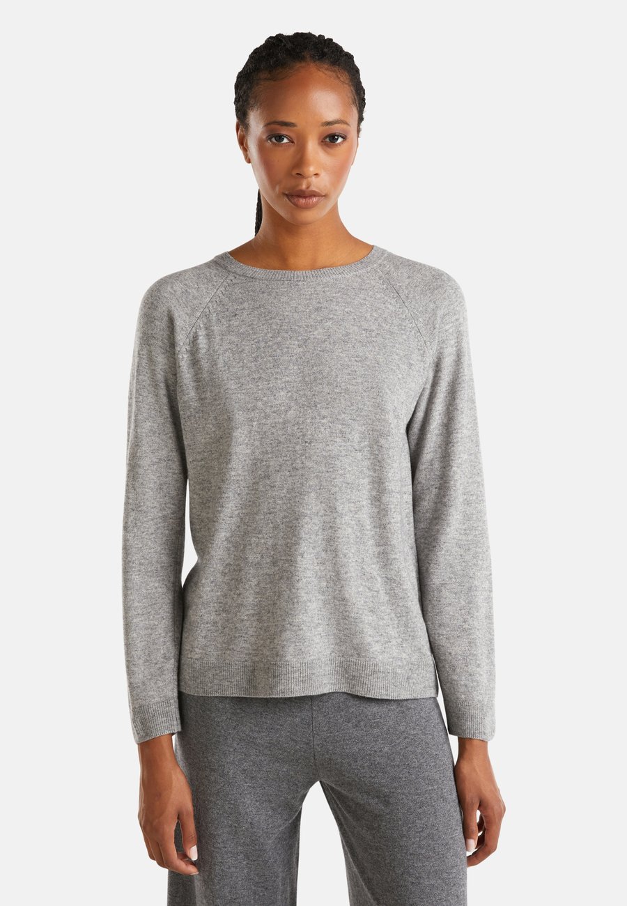 Джемпер United Colors of Benetton CREW NECK, Grey
Джемпер United Colors of Benetton CREW NECK, Grey