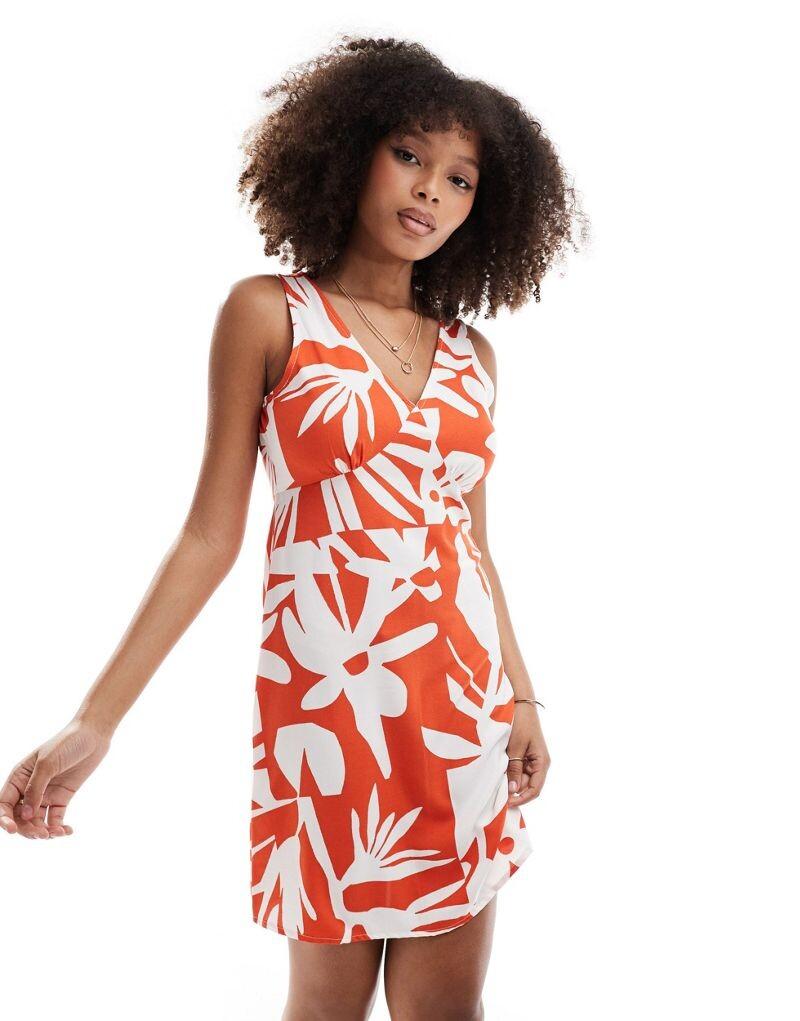 Красное мини-платье трапециевидного силуэта с v-образным вырезом и завязками на спине ONLY
Красное мини-платье трапециевидного силуэта с v-образным вырезом и завязками на спине ONLY