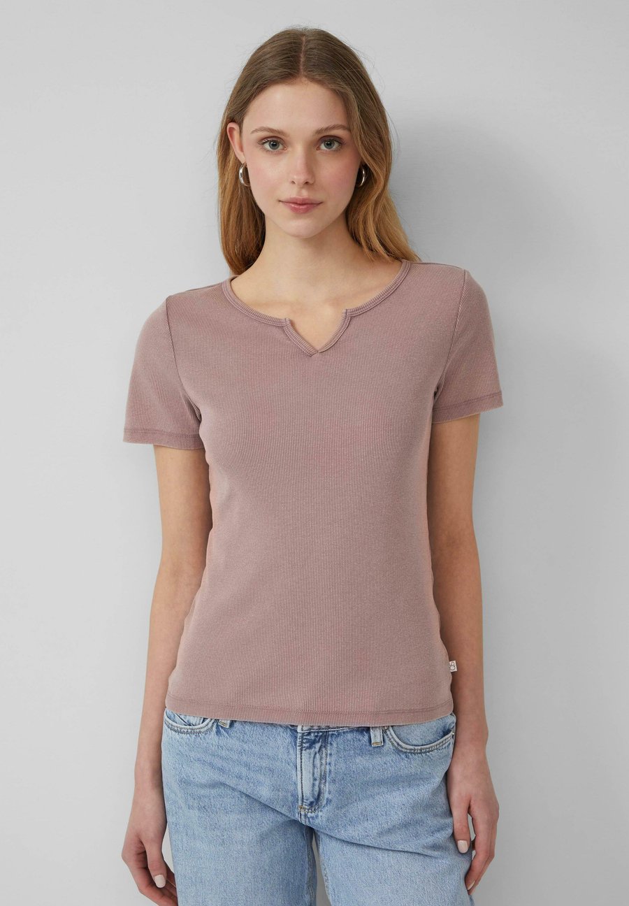 Футболка QS Basic T-shirt, Altrosa/Light Pink, Розовый, Футболка QS Basic T-shirt, Altrosa/Light Pink
Футболка QS Basic T-shirt, Altrosa/Light Pink, Розовый, Футболка QS Basic T-shirt, Altrosa/Light Pink
