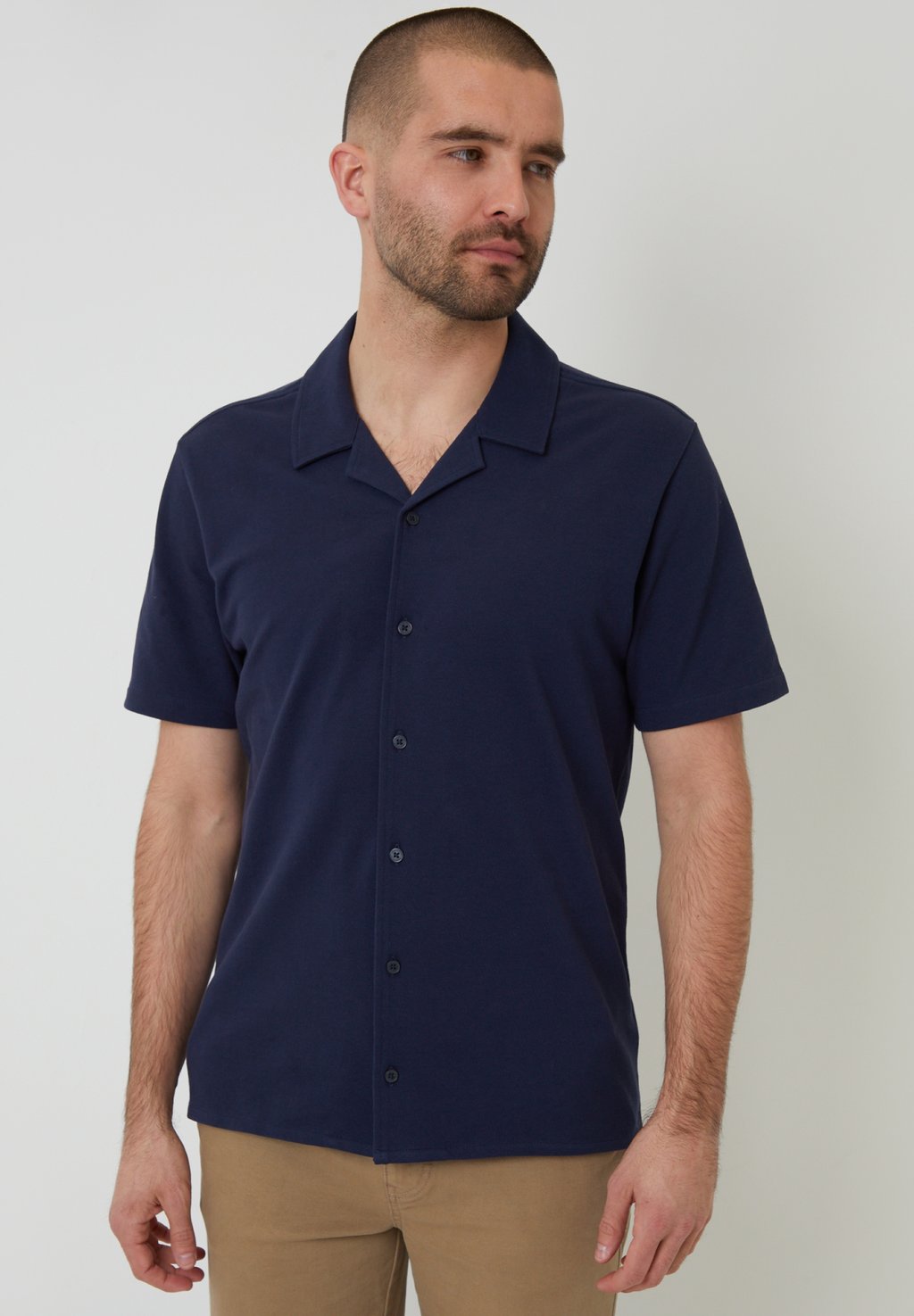 Рубашка KAYLIAN Threadbare, темно-синий
Рубашка KAYLIAN Threadbare, темно-синий