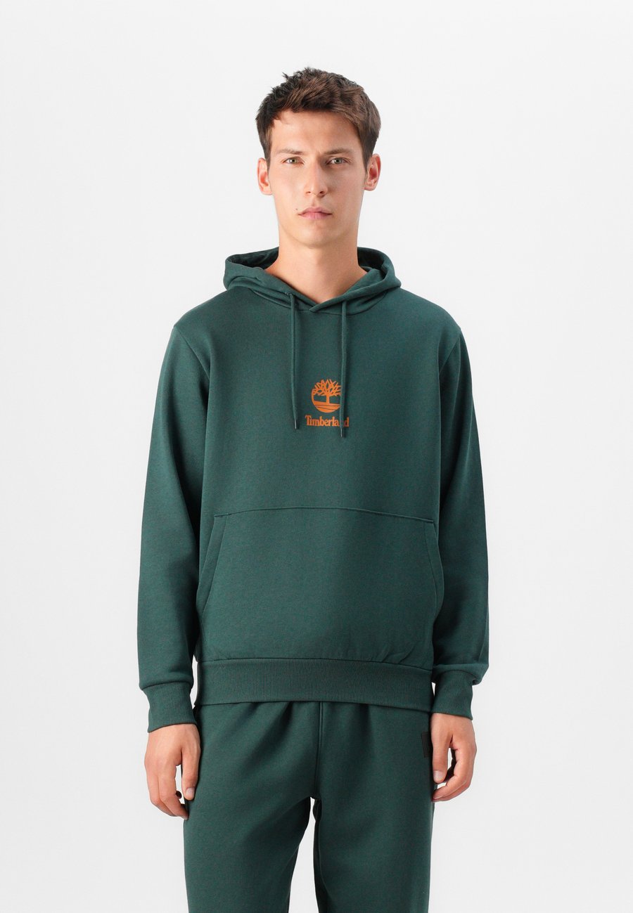 Худи Timberland SMALL LOGO PRINT HOODIE , Green Gables/Green
Худи Timberland SMALL LOGO PRINT HOODIE , Green Gables/Green