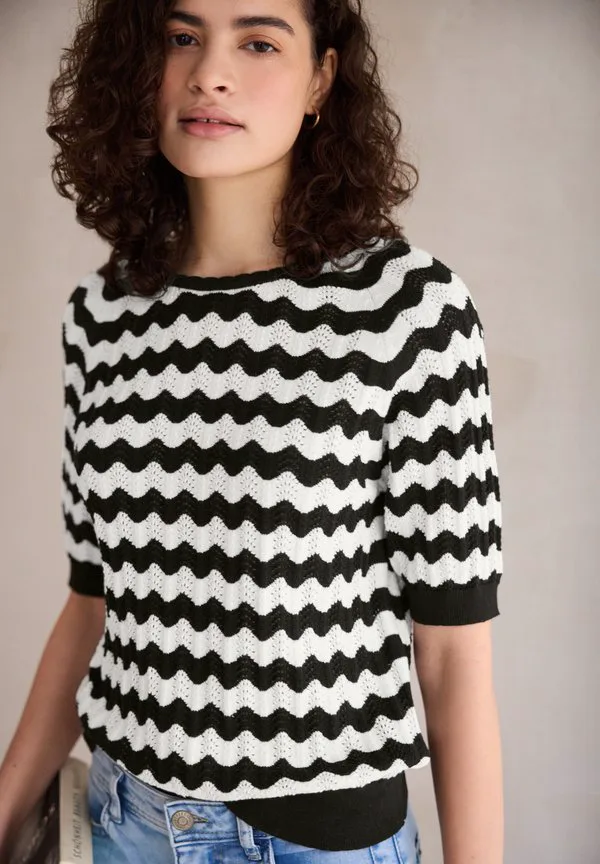 Футболка с принтом gemusterter Street One Studio, Schwarz
Футболка с принтом gemusterter Street One Studio, Schwarz