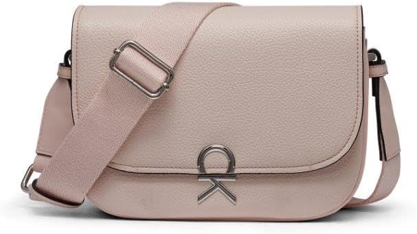 Женская сумка-кроссбоди Calvin Klein Evee Flap, Parfait
Женская сумка-кроссбоди Calvin Klein Evee Flap, Parfait