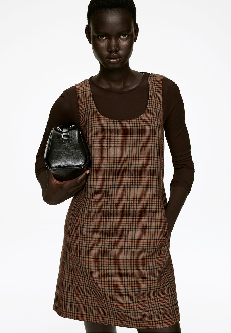 Платье ARKET CHECK MINI, Dark Beige/Beige
Платье ARKET CHECK MINI, Dark Beige/Beige