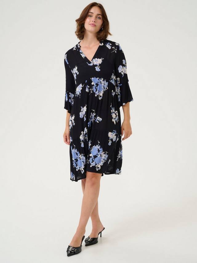 Платье в цветочек от эдиты эмбер KAFFE, цвет Black/Blue 
Платье в цветочек от эдиты эмбер KAFFE, цвет Black/Blue