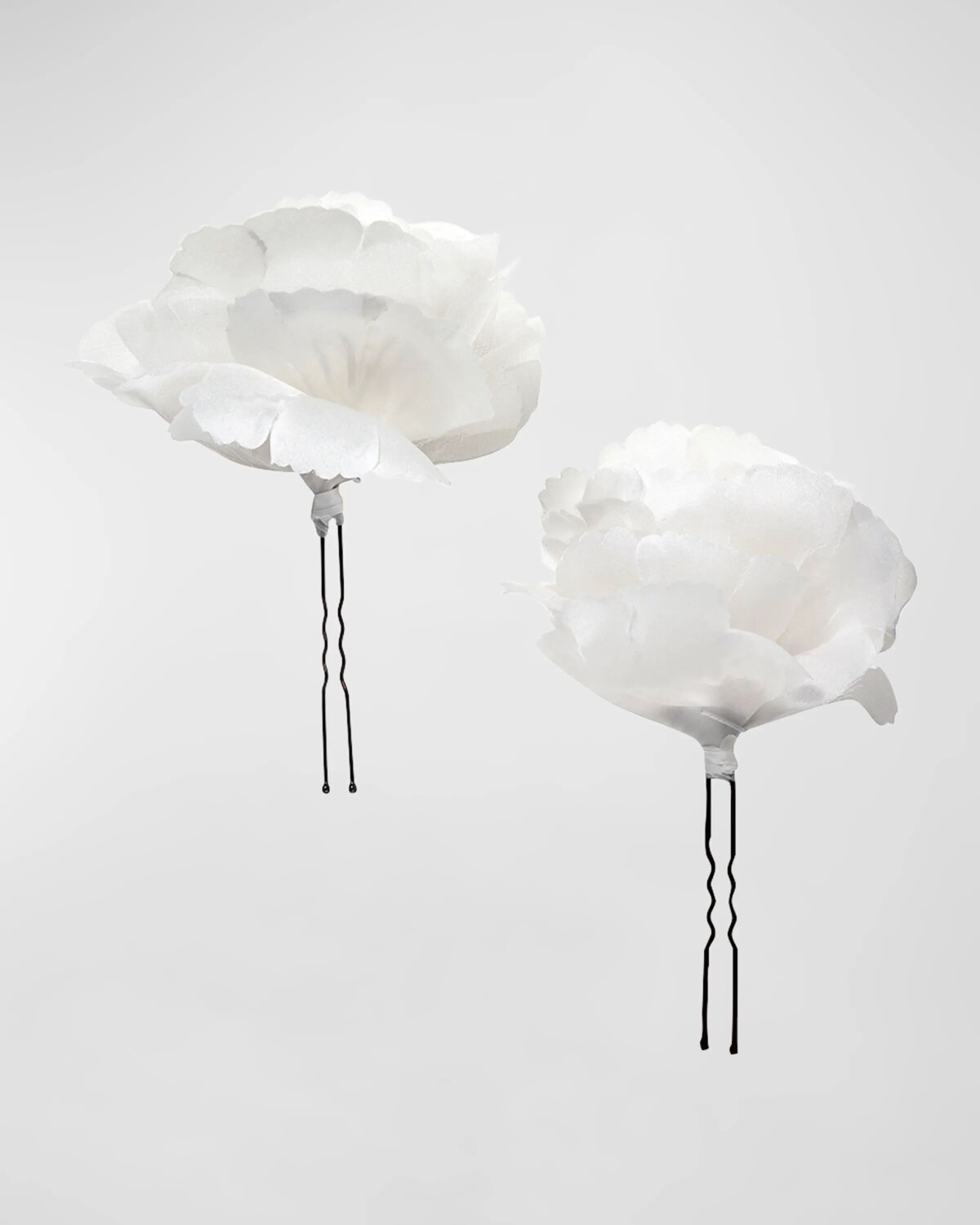 Шелковые заколки для волос «Пион», набор из 2 шт Jennifer Behr, цвет Cream
Шелковые заколки для волос «Пион», набор из 2 шт Jennifer Behr, цвет Cream