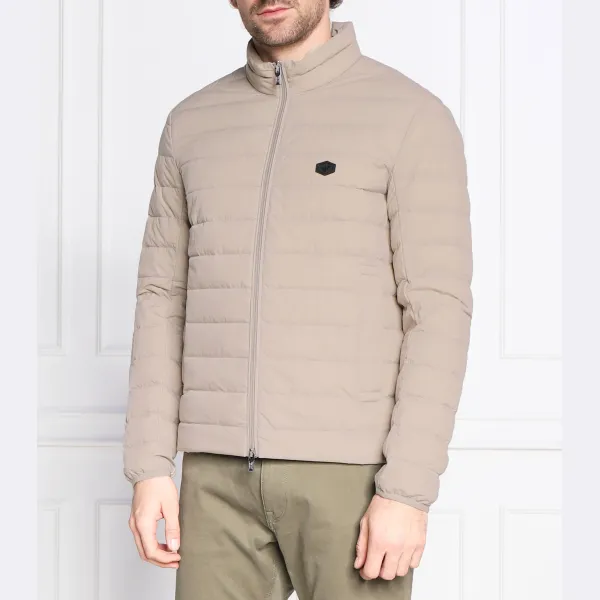 Пуховик стандартного кроя Emporio Armani, бежевый
Пуховик стандартного кроя Emporio Armani, бежевый