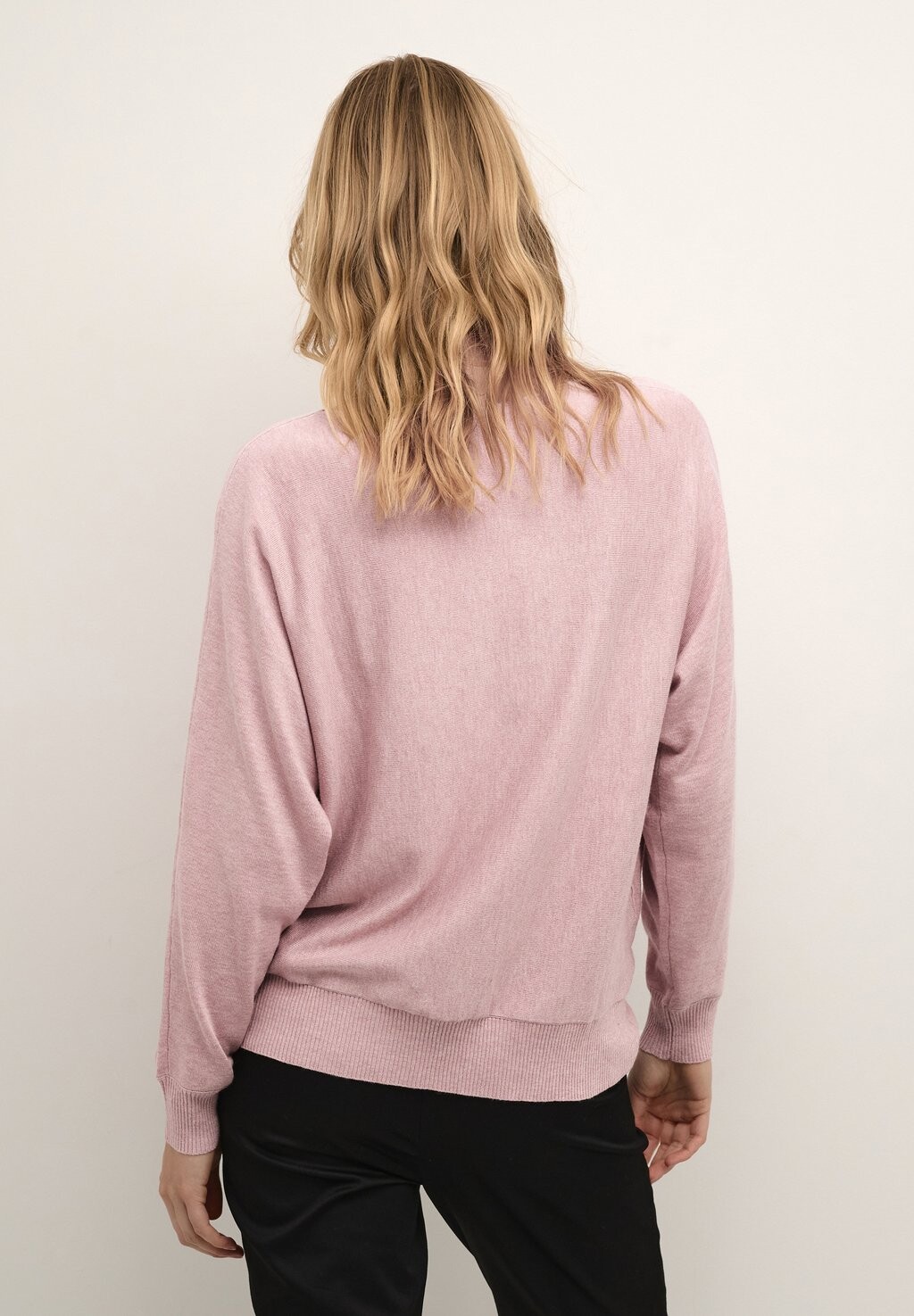 Джемпер ANNEMARIE BATWING Culture, светло-розовый
Джемпер ANNEMARIE BATWING Culture, светло-розовый