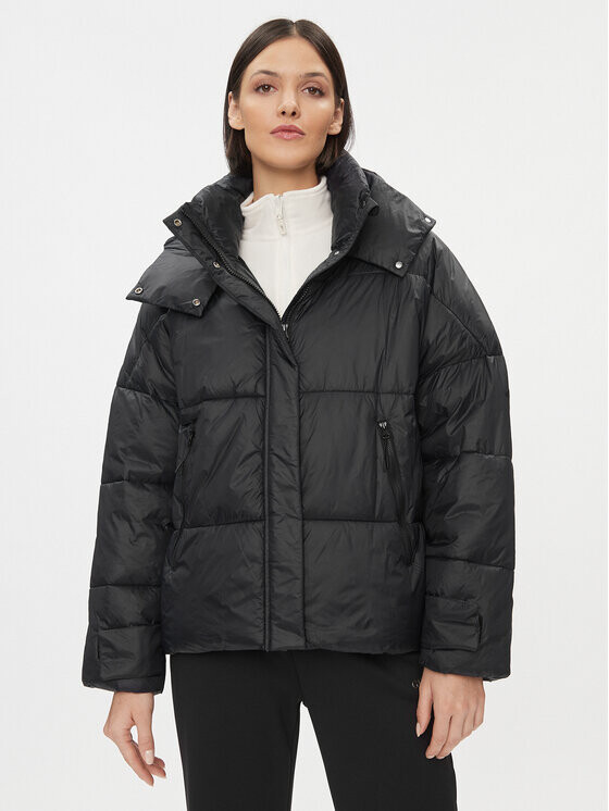 Пуховик стандартного кроя 4F, черный
Пуховик стандартного кроя 4F, черный