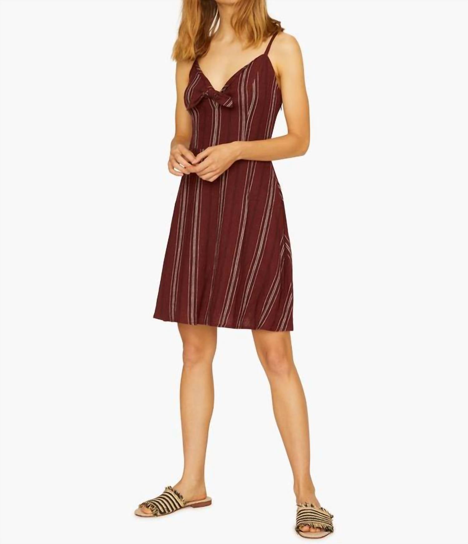 Платье-галстук Take Away в полоску с рисунком хны Sanctuary, цвет henna multi stripe
Платье-галстук Take Away в полоску с рисунком хны Sanctuary, цвет henna multi stripe