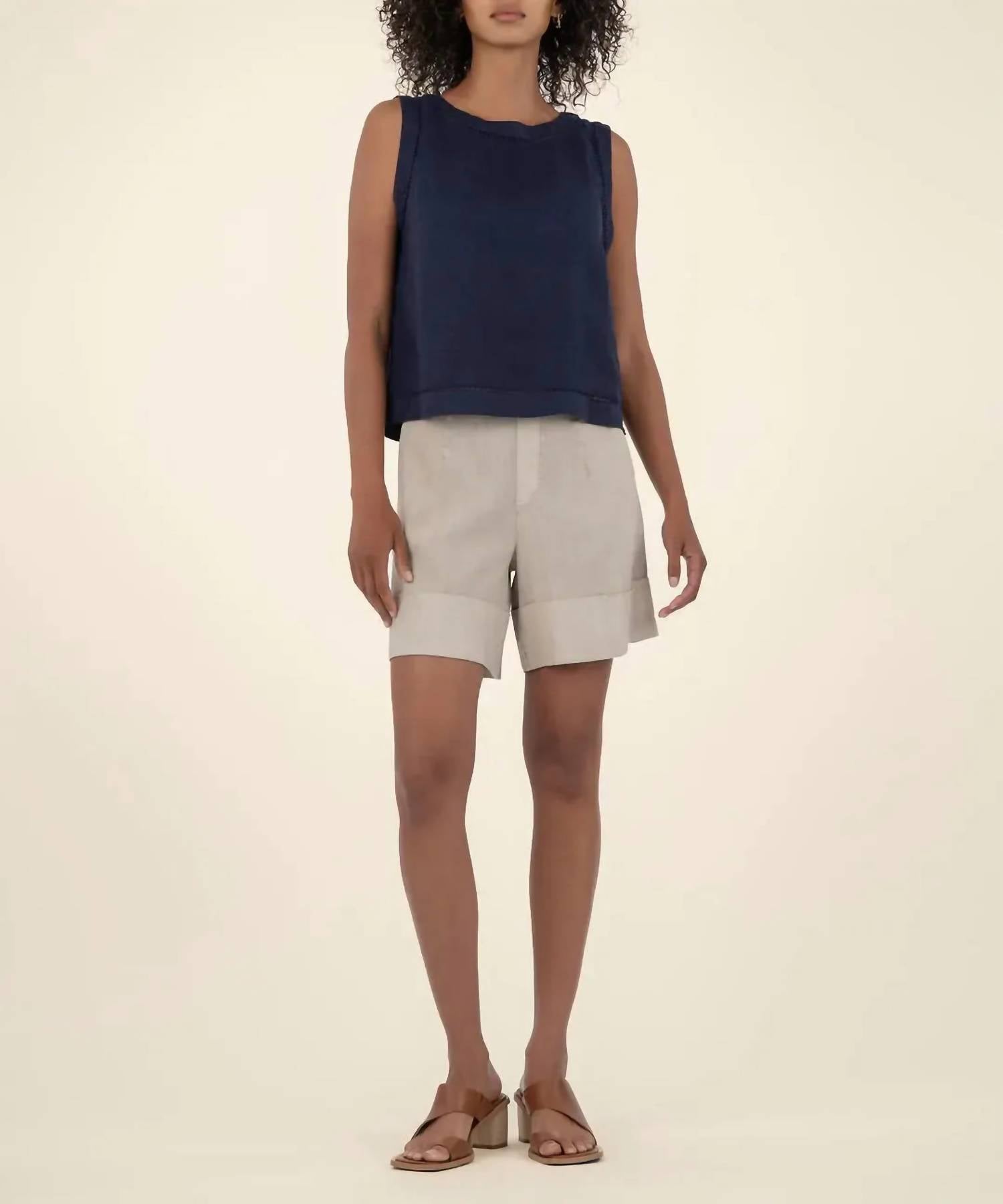 Джоанн безрукавный кроп-топ в чернильно-синем KUT FROM THE KLOTH
Джоанн безрукавный кроп-топ в чернильно-синем KUT FROM THE KLOTH