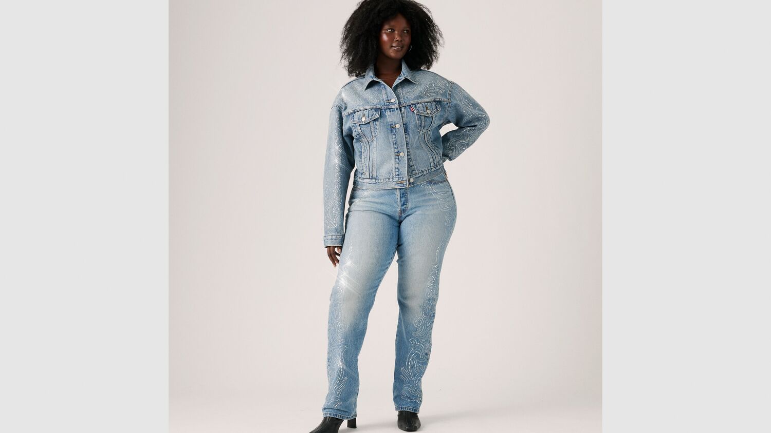 Джинсы Beyoncé X Levi's 501 Curve Levi's, Western Crystal - Dark Wash
Джинсы Beyoncé X Levi's 501 Curve Levi's, Western Crystal - Dark Wash