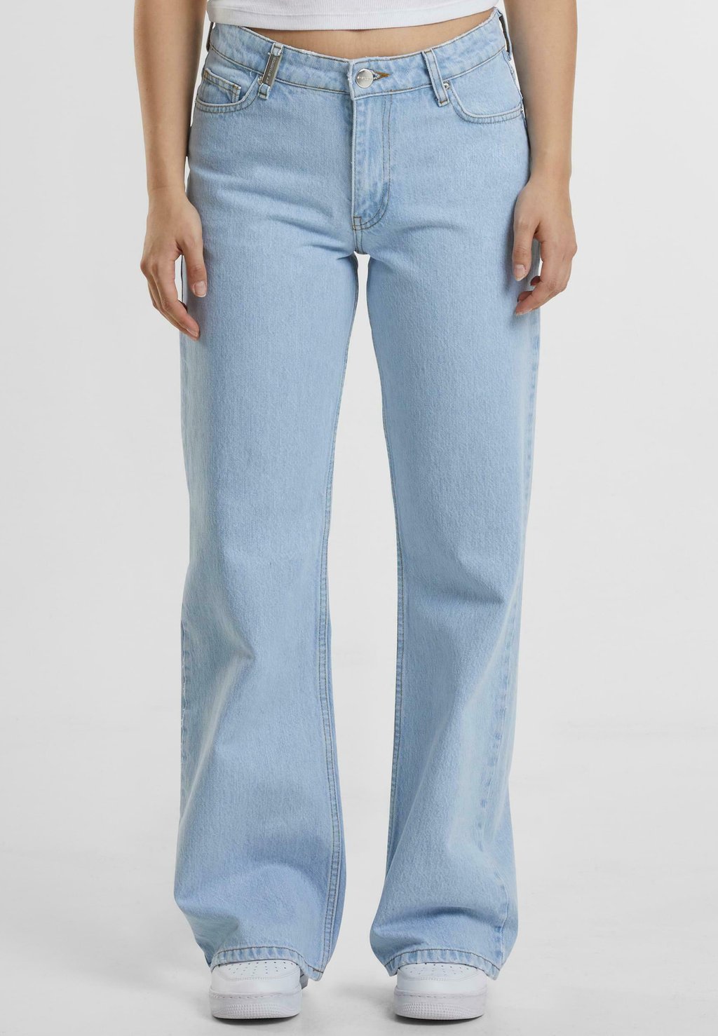 Расклешенные джинсы 2Y STUDIOS, светло-голубой
Расклешенные джинсы 2Y STUDIOS, светло-голубой