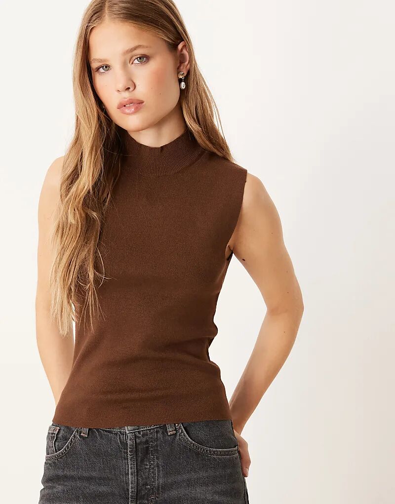 Трикотажный топ без рукавов Gina Tricot коричневого цвета с высоким воротом
Трикотажный топ без рукавов Gina Tricot коричневого цвета с высоким воротом