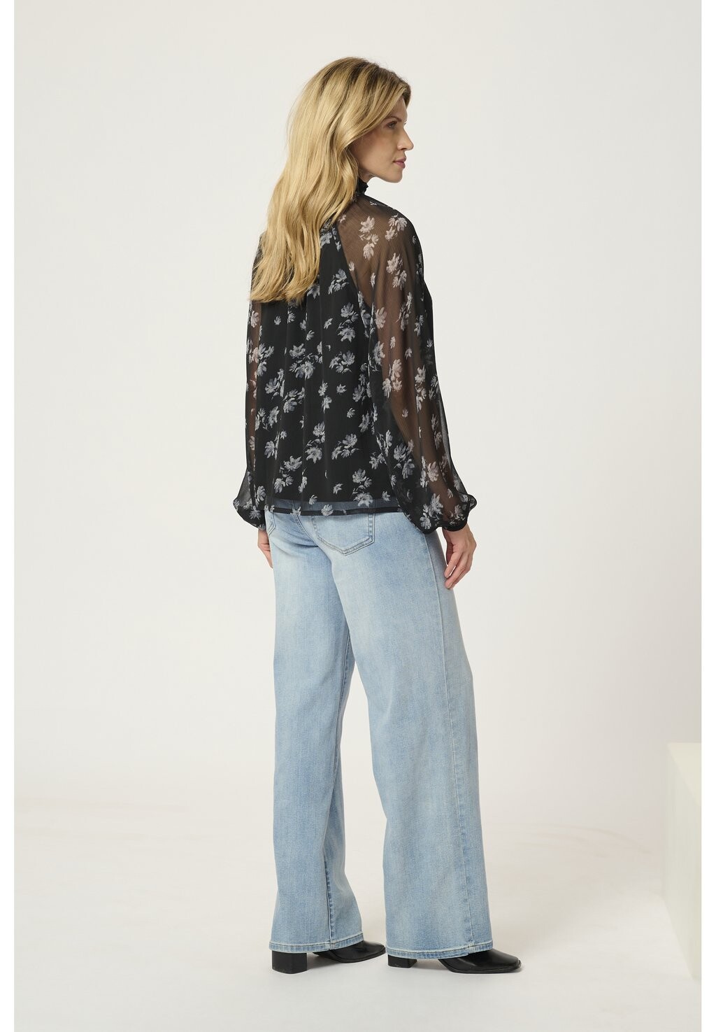 Блуза IBEN Kaffe, белый
Блуза IBEN Kaffe, белый