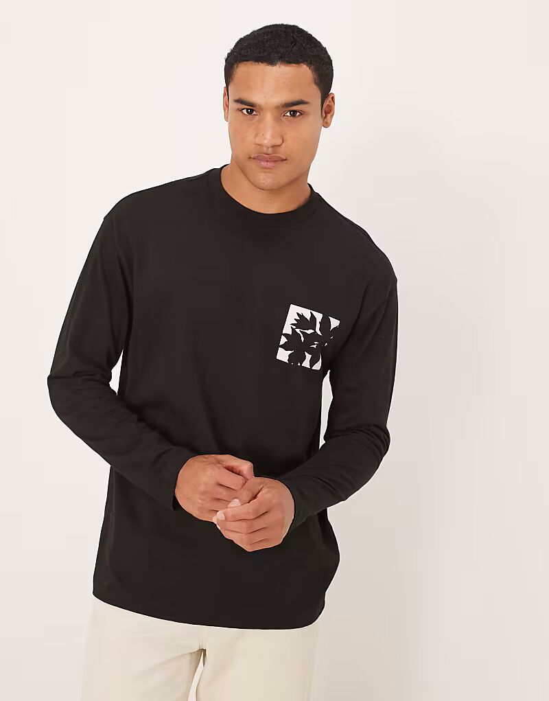 Футболка с длинным рукавом с мелким цветочным принтом на груди, черная Asos Design
Футболка с длинным рукавом с мелким цветочным принтом на груди, черная Asos Design